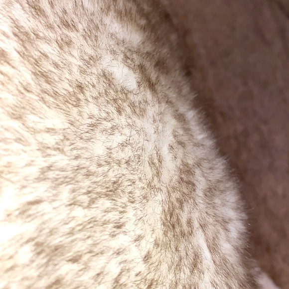 Classic Faux Fur Pillow 17" x 17" - Picture 6 of 7